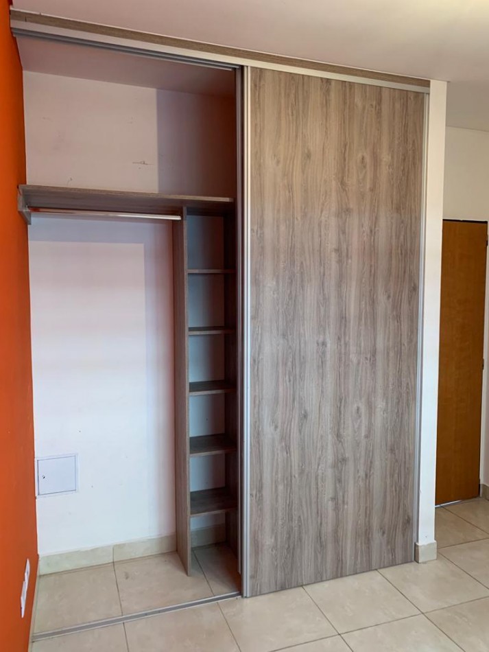 P. H, P. B, Al Frente, 3 Ambientes, con Parrilla y Cochera