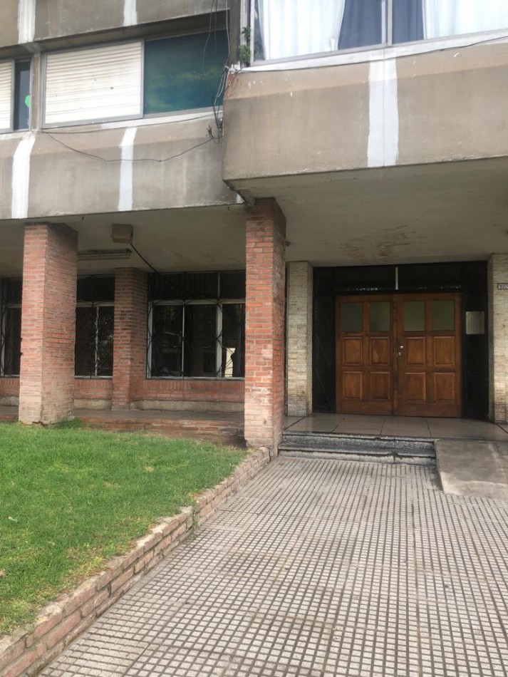 DEPARTAMENTO EN VENTA 3 AMBIENTES PRIMER PISO BARRIO GRAL.SAVIO 