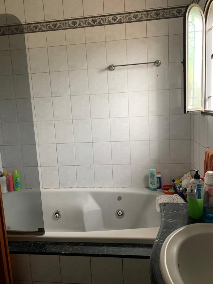 Casa con Jardin y Quincho - Excelente Ubicacion