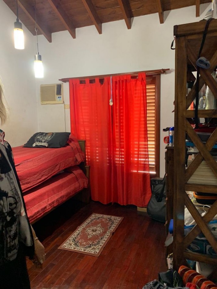 Casa con Jardin y Quincho - Excelente Ubicacion