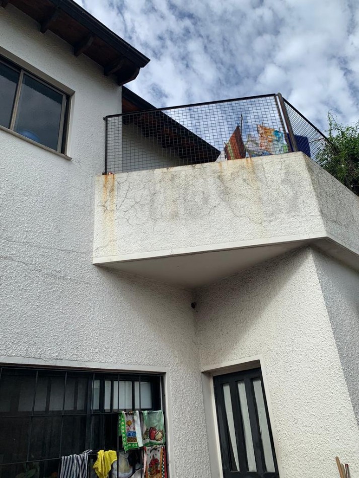 Casa con Jardin y Quincho - Excelente Ubicacion