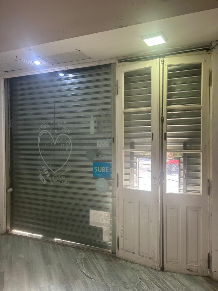 EXCELENTE LOCAL COMERCIAL EN ZONA DE ALTO TRANSITO- VILLA LUGANO