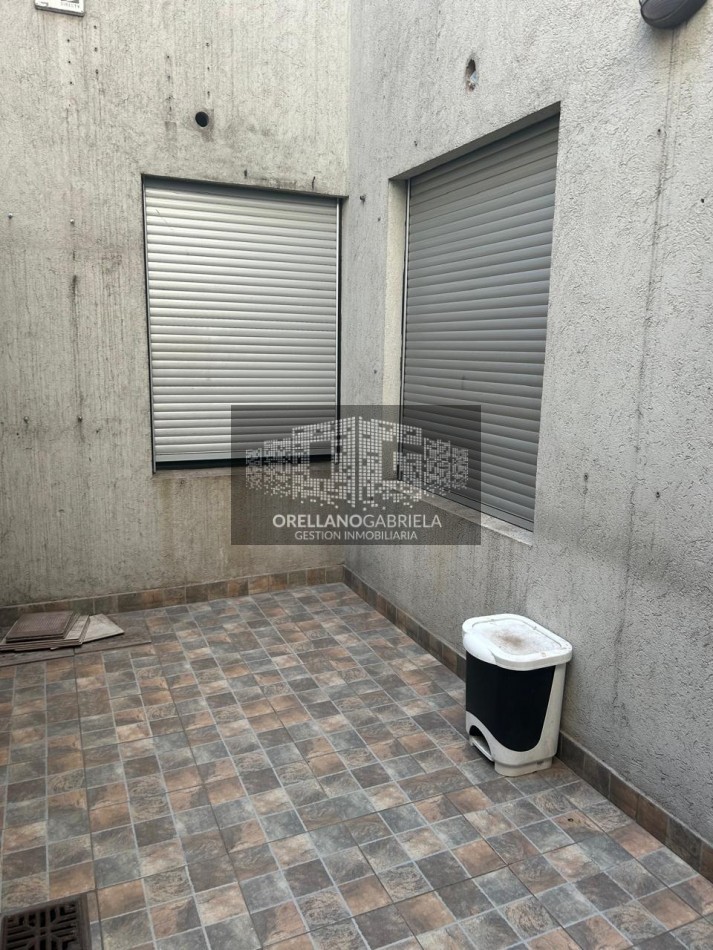 VENDE DEPTO 3 AMBIENTES PB AL FRENTE CON PATIO