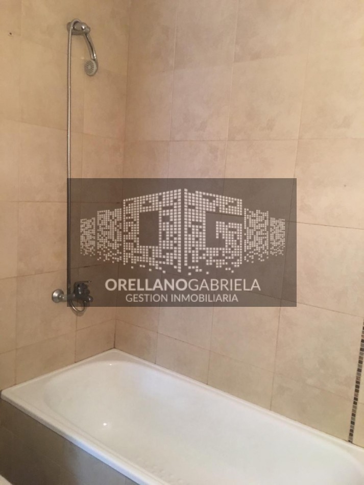 DEPTO.  P. B. 2 AMB. C/ PARRILLA Y DECK,  EXPENSAS BAJAS