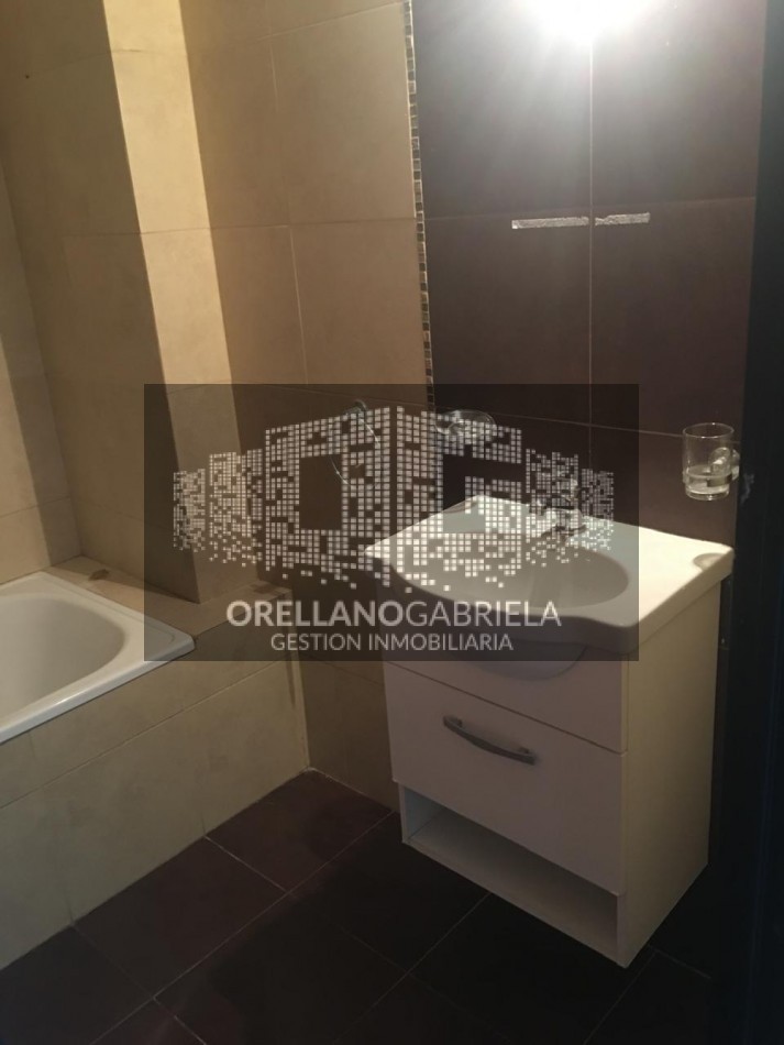 DEPTO.  P. B. 2 AMB. C/ PARRILLA Y DECK,  EXPENSAS BAJAS