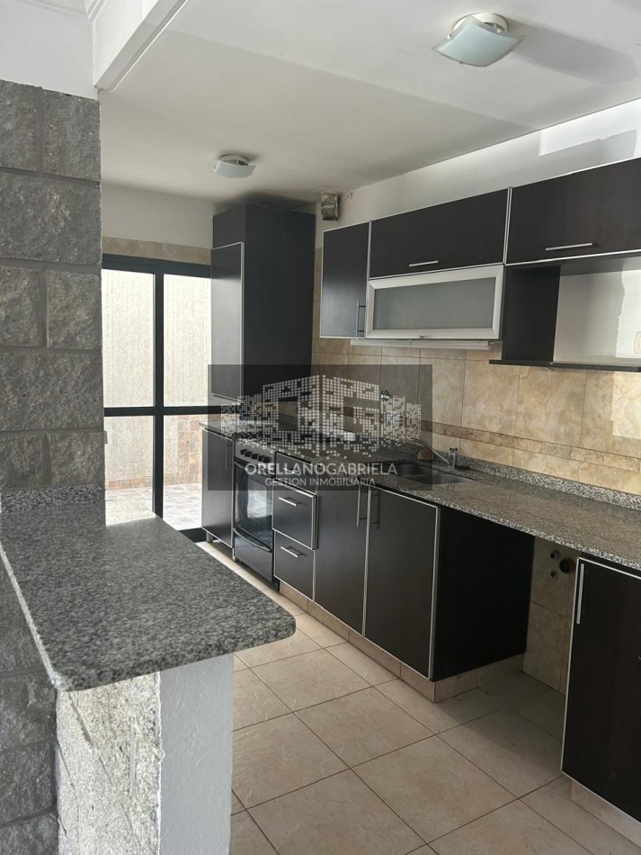 VENDE DEPTO 3 AMBIENTES PB AL FRENTE CON PATIO