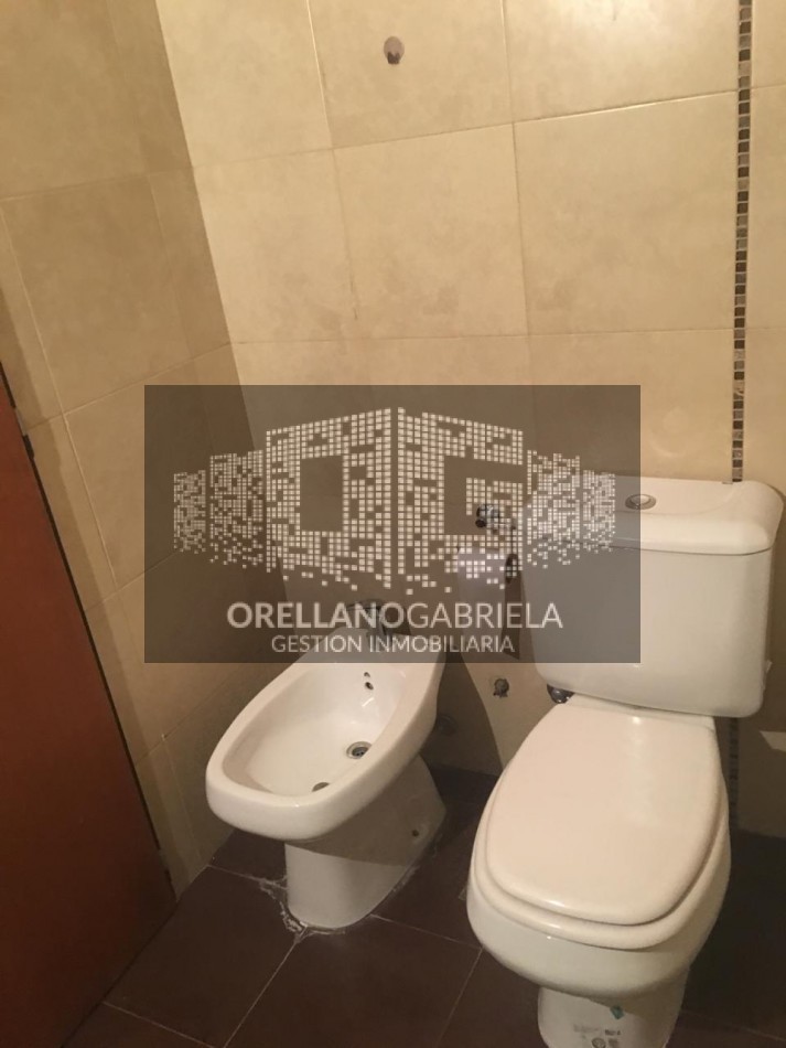 DEPTO.  P. B. 2 AMB. C/ PARRILLA Y DECK,  EXPENSAS BAJAS